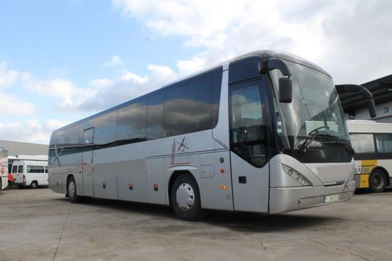 Межгород екатеринбург. Междугородный автобус Неоплан. Мерседес Неоплан. Neoplan n424. Автобус марки Неоплан.