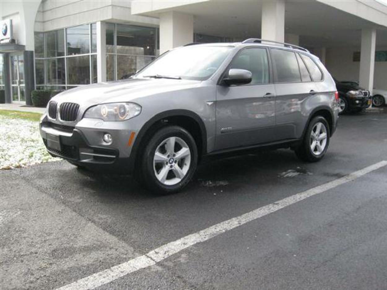 Pictures of Space Gray 2009 BMW X5 30i - Dealer: Glenmont