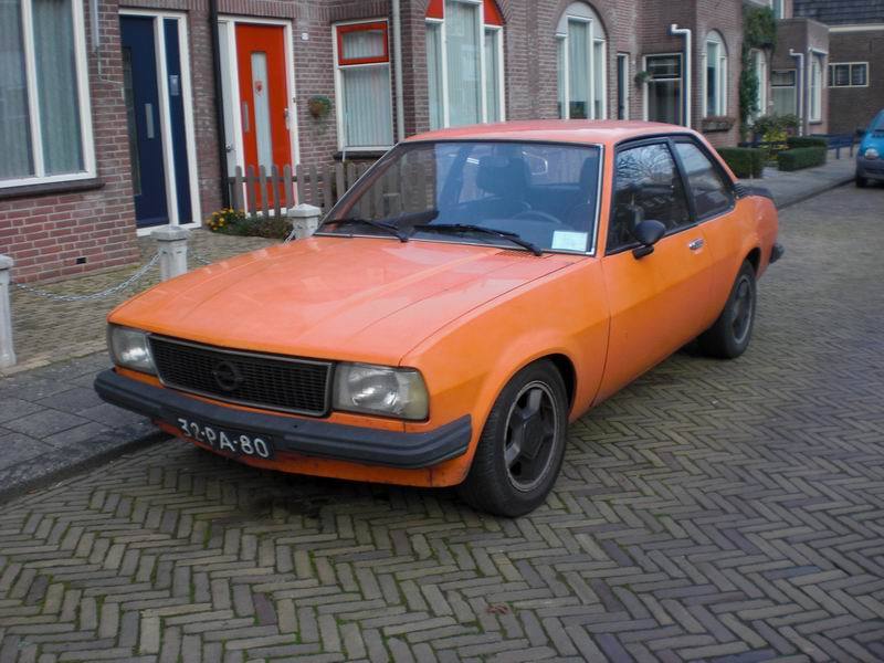 Opel Ascona 19S, ook ooit bruin. Nu oranje, 1976