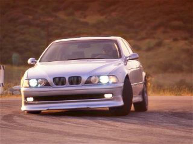With a manual transmission, the 540i beats the E34 M5 with a 0-to-60-mph