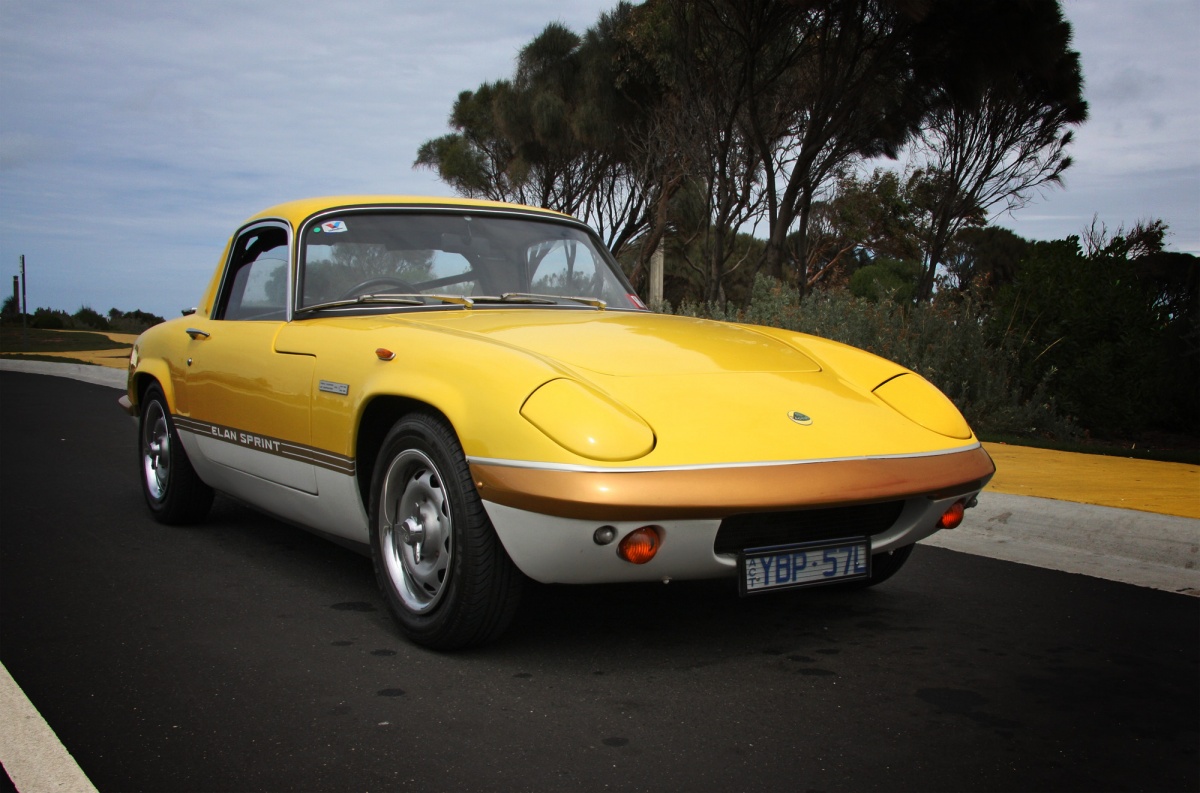 Lotus elan