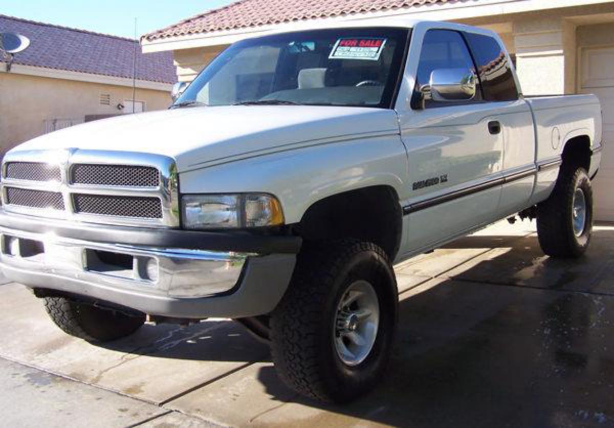 Pictures of Dodge Ram 1500 SLT Lifted, power everything