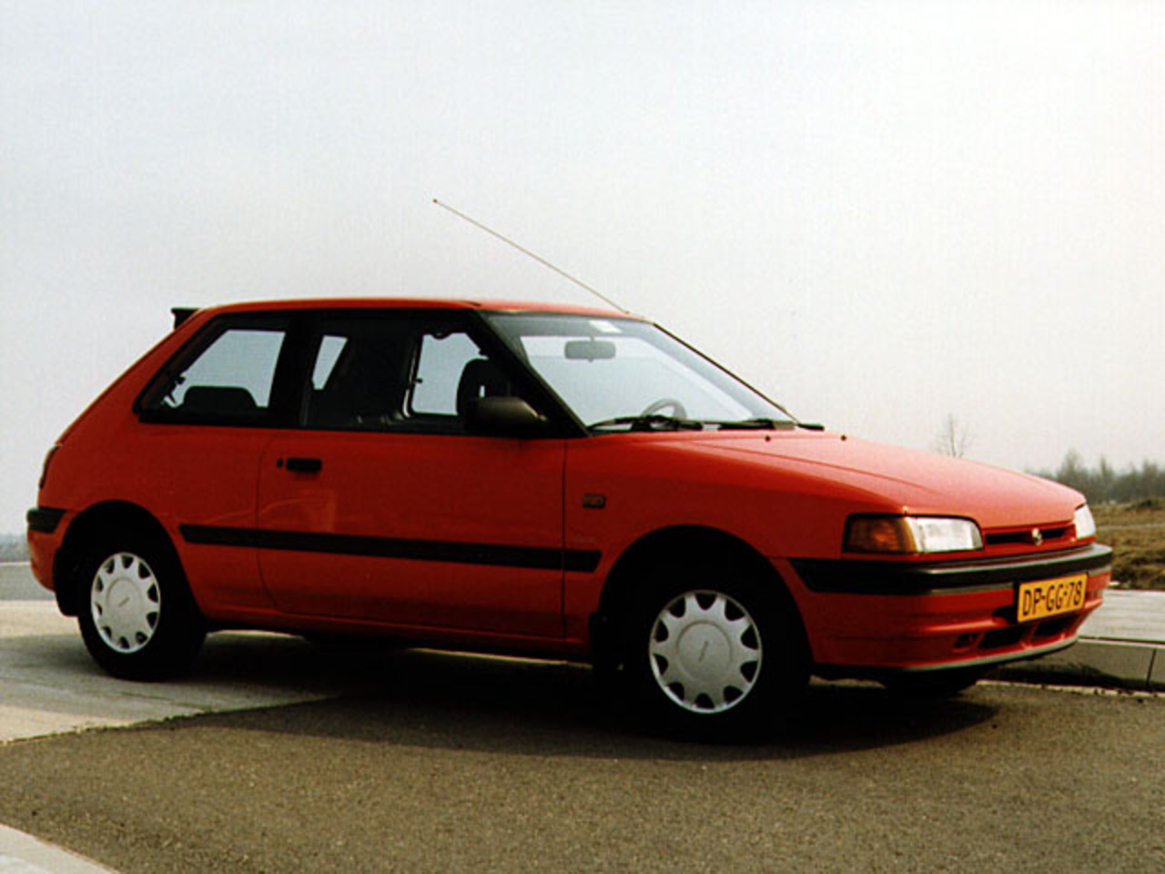 Mazda - 323 1.6i LX
