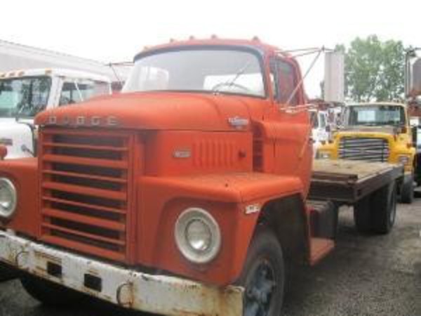 Email Slideshow | Click to View Slideshow 1974 Dodge C800 12 FOOT FLATBED