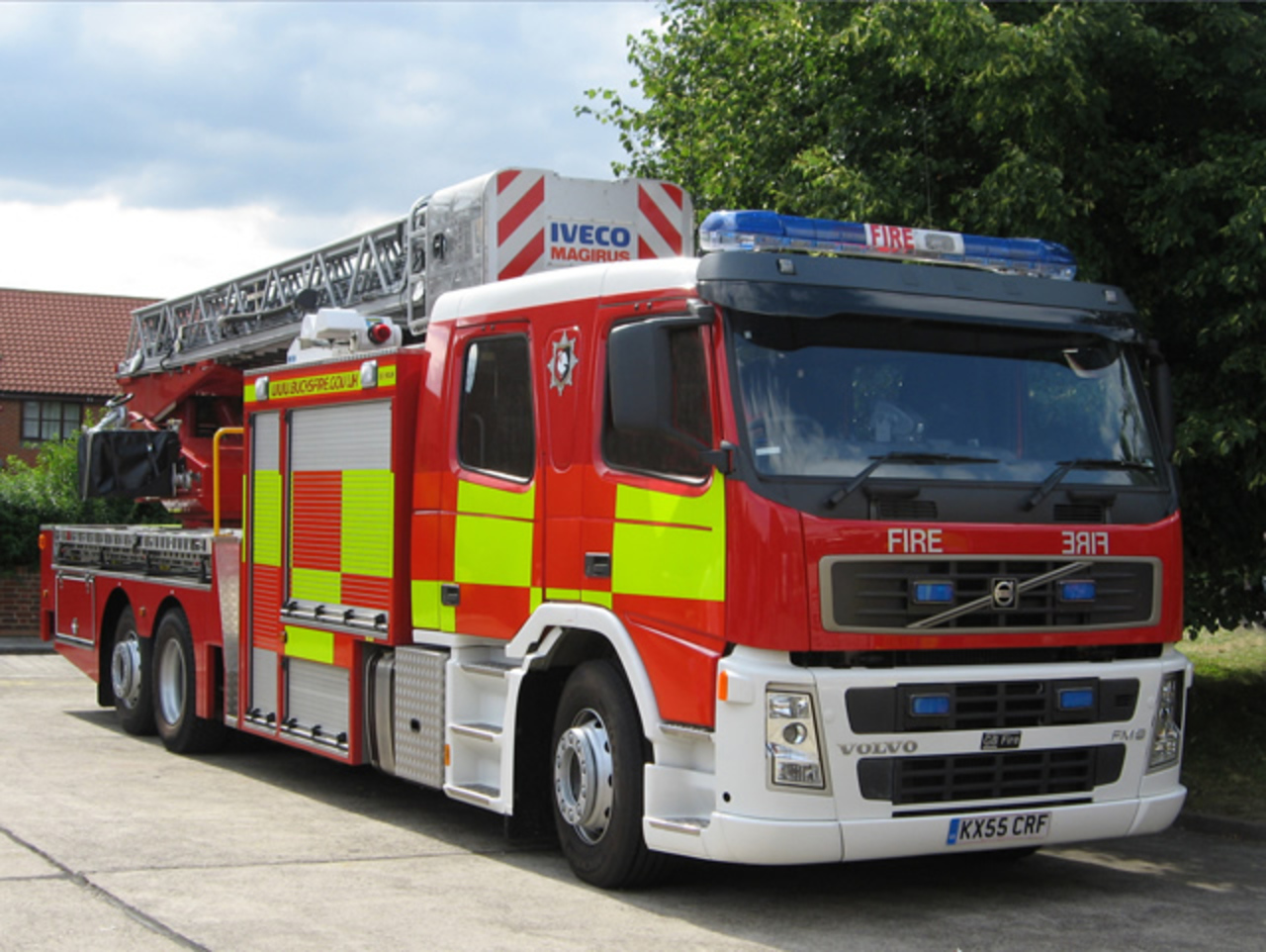 Volvo Ariel Platform (Bucks Fire & Rescue Service). Fire Engine Photos