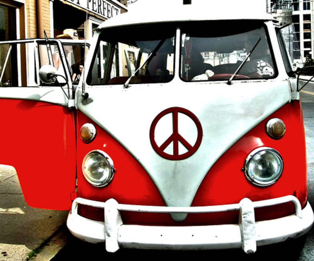 Hippy Van (Volkswagen Bully -1966- ) - La Volkswagen Bully ha sido y