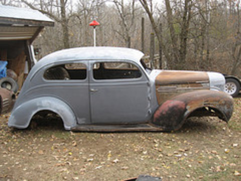 1939 Dodge 2Dr. Solid body ideal for rod project but no power train.