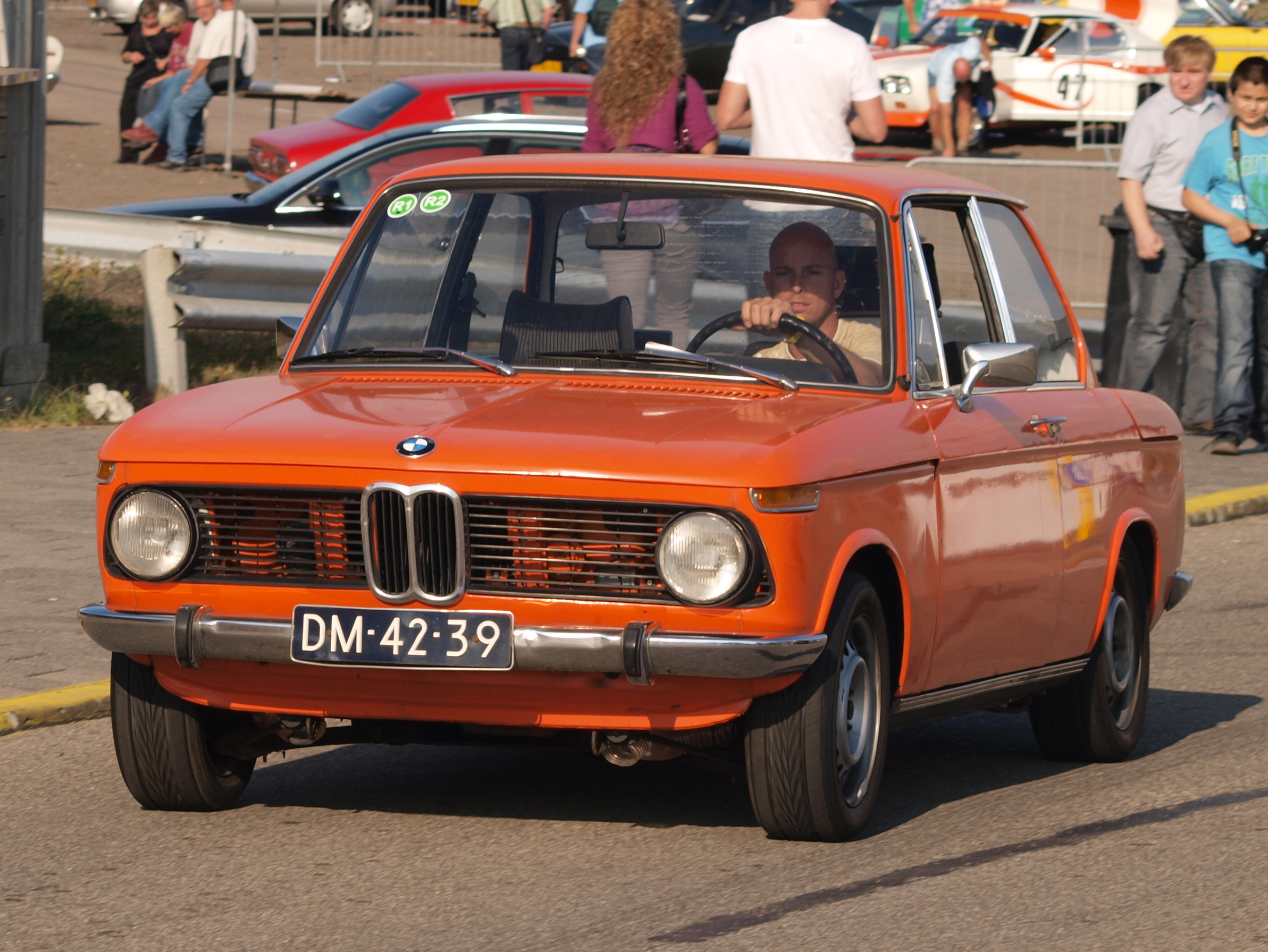 File:BMW 1600-2 dutch licence registration DM-42-39-.