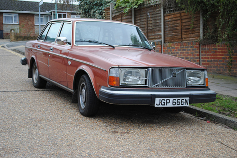Volvo 264 GL. Another old 6 cylinder Volvo but with 4 doors this time.