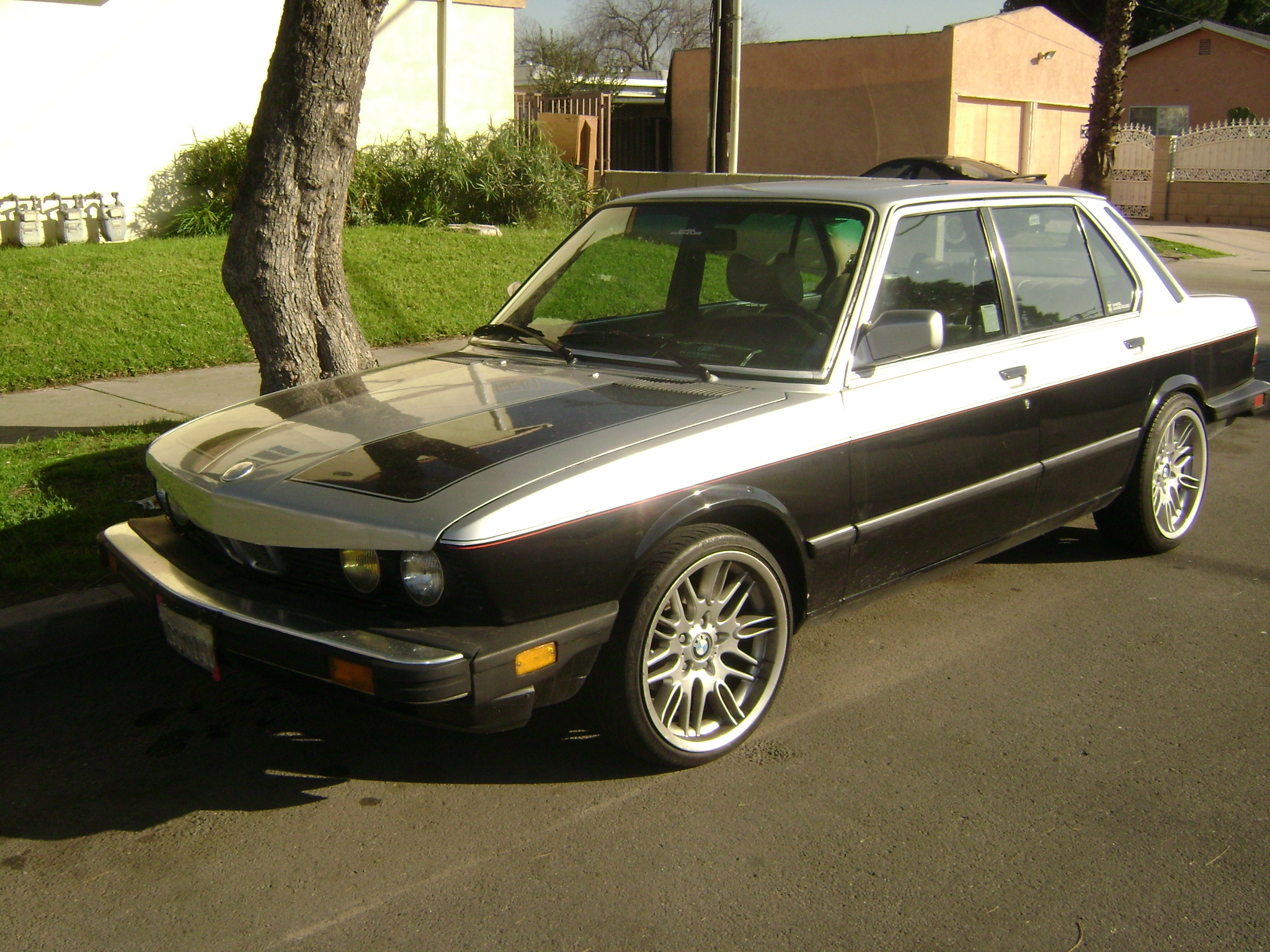 82' BMW 528e, M5 rims - $2200. I came across this 528e on craigslist,