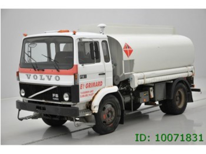 Volvo F613 - 9000 Liters (1984)