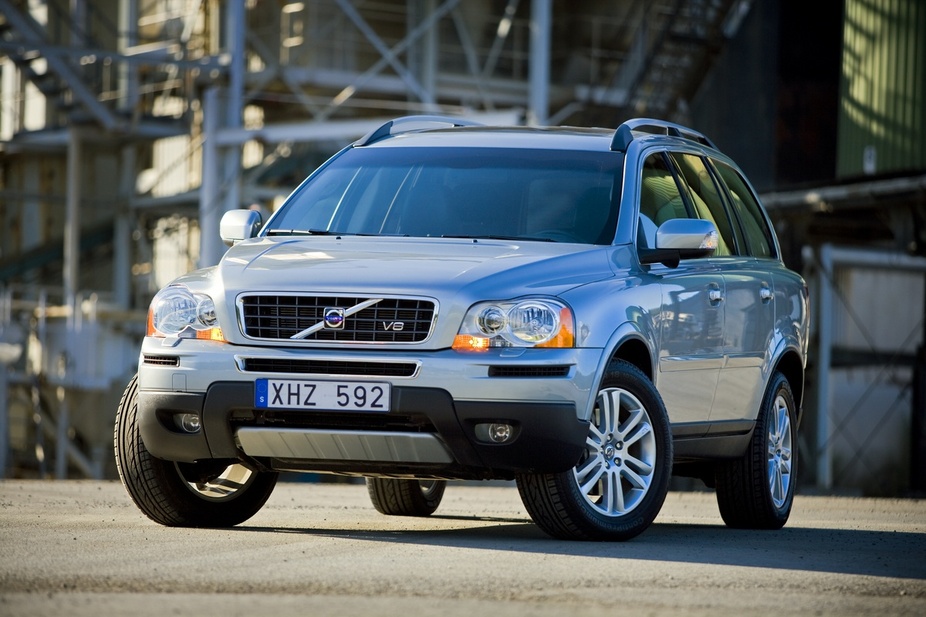 Volvo XC90 V8 Executive 5L. Geartronic. basic info. spec rating