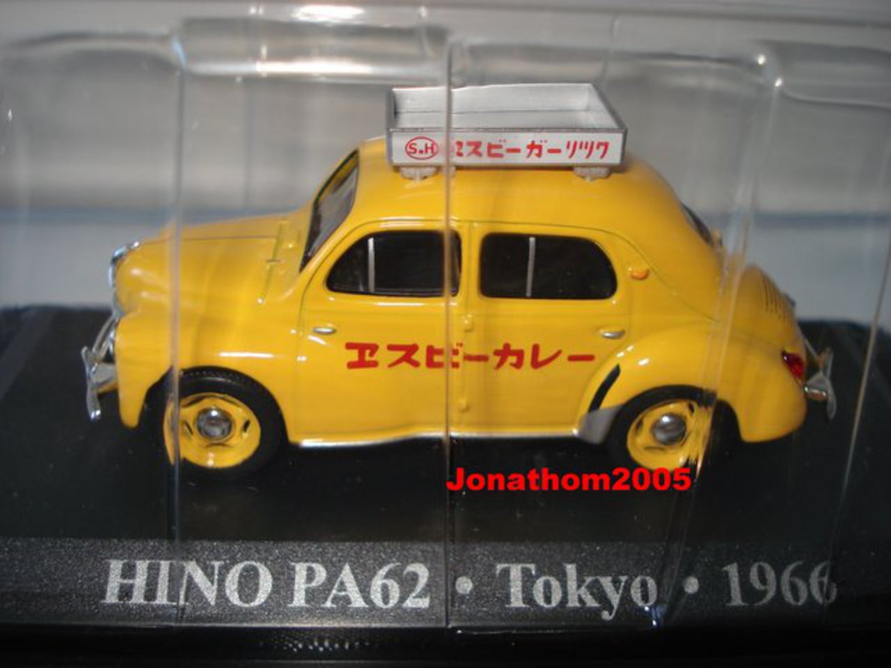 HINO PA62. "Cousine japonnaise" de la 4CV. Taxi Tokyo ( Japon ) 1966
