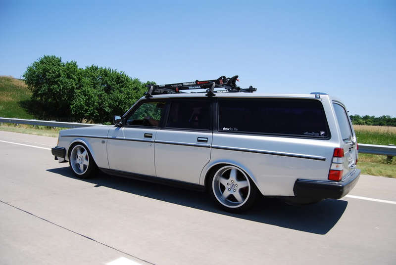 On this page we present you the most successful photo gallery of Volvo 240