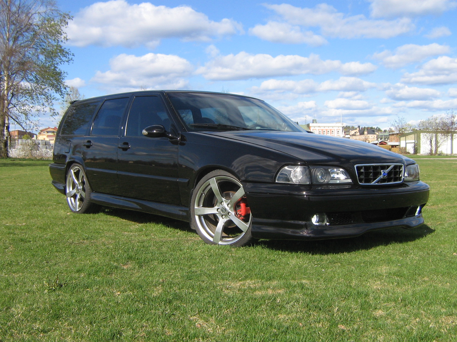 1999 Volvo V70 picture · 55 pictures · 2 videos · 16 reviews