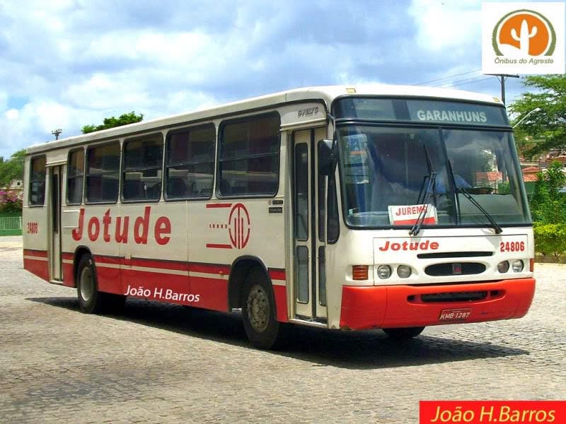 Plataforma: Mercedes-Benz OF 1318. Comil Svelto II