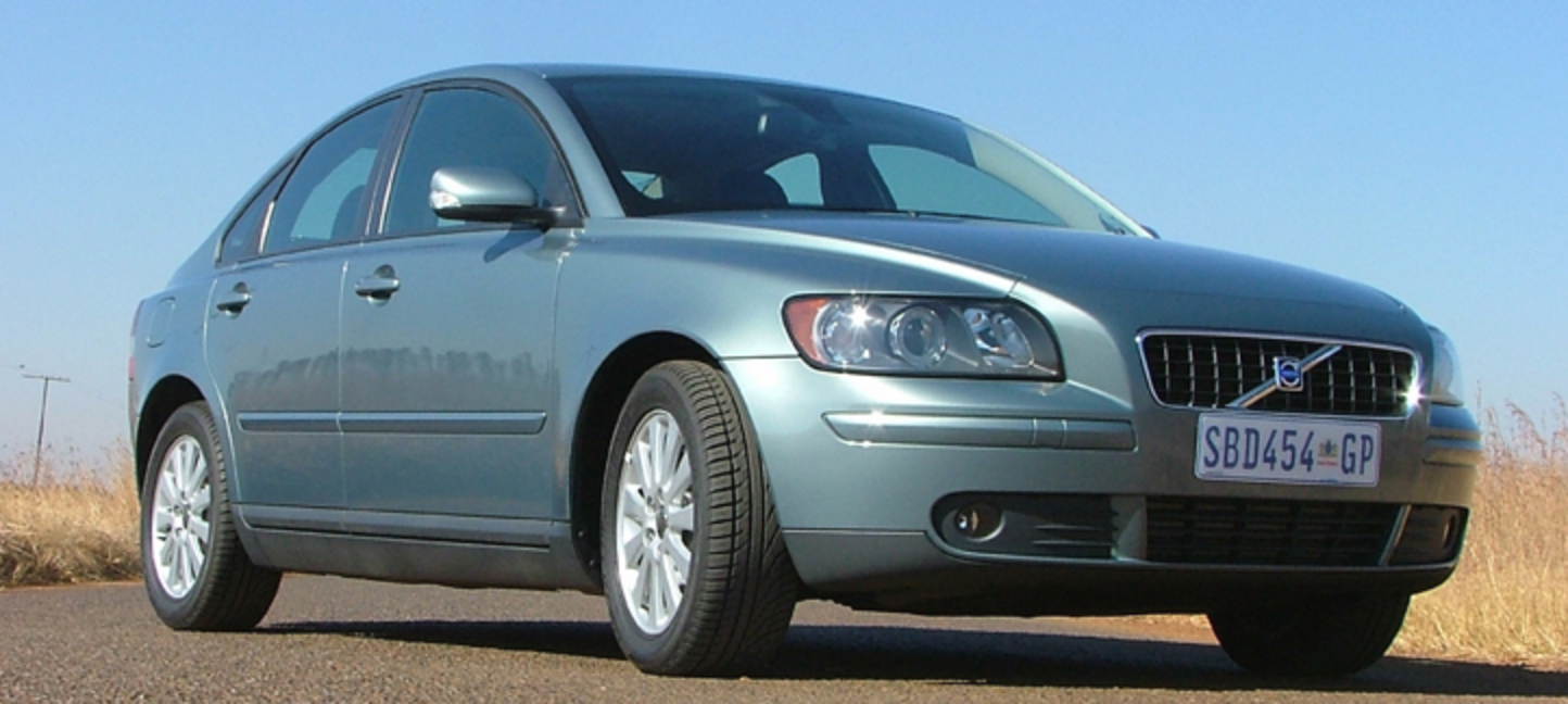 VOLVO S40 D. The Volvo S40 is a great looking car, which drives as good as