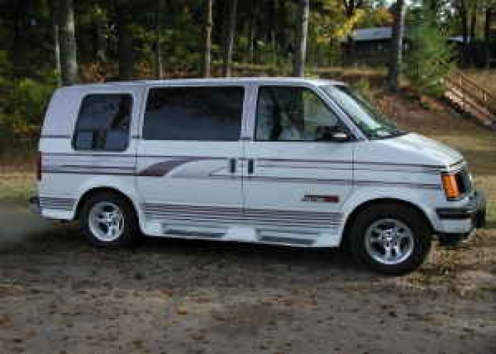 1994 Chevrolet Astro AWD CLEAN & RUST FREE - $1950 (100 mi west of DLH
