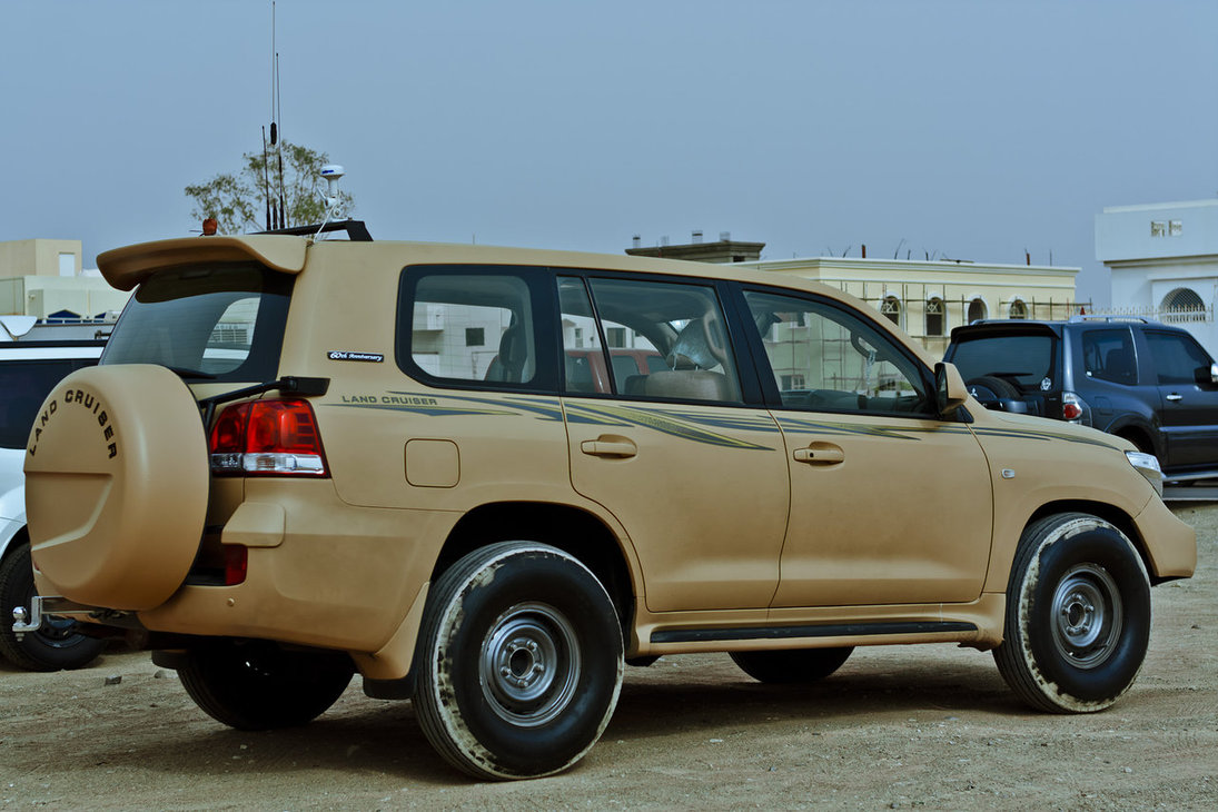 Ленд крузер оаэ. Toyota Land Cruiser 205 GX. Toyota Land Cruiser 300 GX. Toyota Land Cruiser 205 GX 2020. Toyota Land Cruiser 200 GX араб.