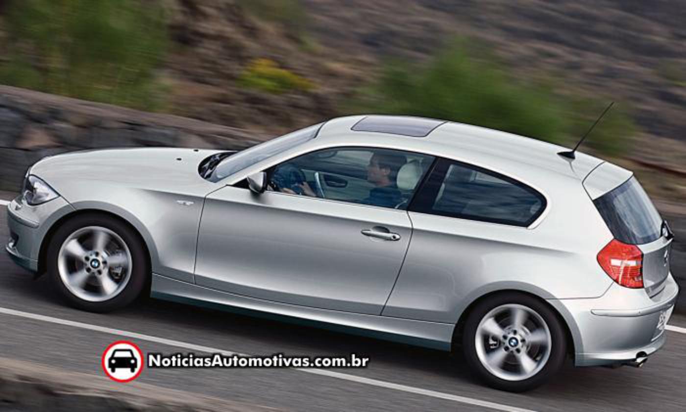 The new BMW 118i hatchback car have 2.0 liter six speed manual transmission