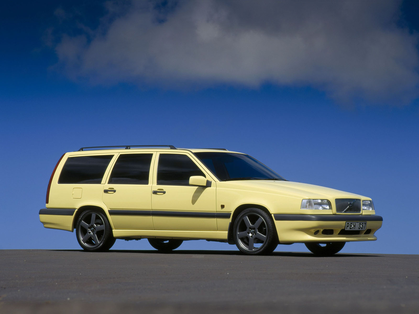 current list of cars wanted 1995 volvo 850 t5 r estate yellow 2013 .