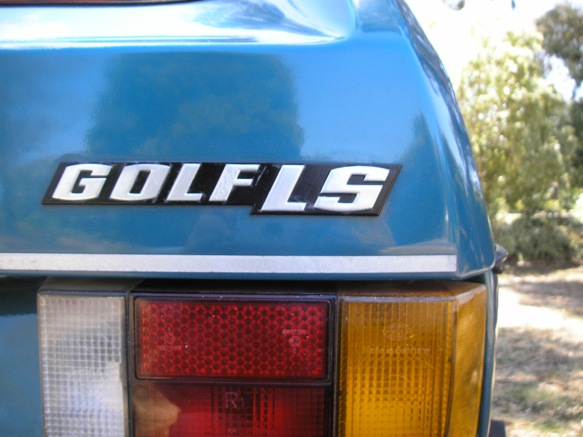 File:1976 First Generation Volkswagen Golf LS badge.jpg