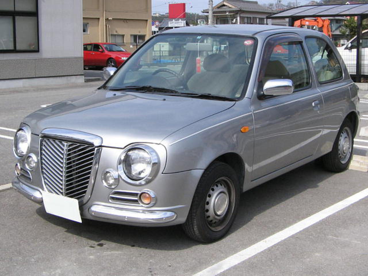 Nissan March Bolero