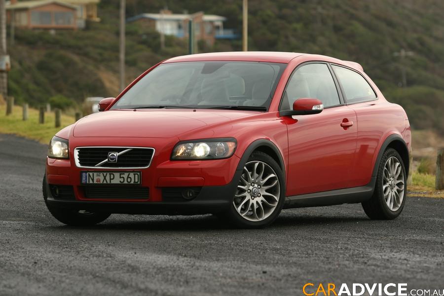 2007 Volvo C30 T5 Road Test. the rear end, right through to the floral