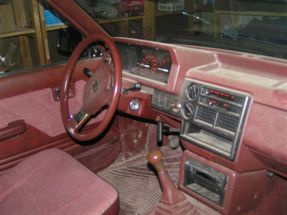 1986 Mazda B2000 Interior