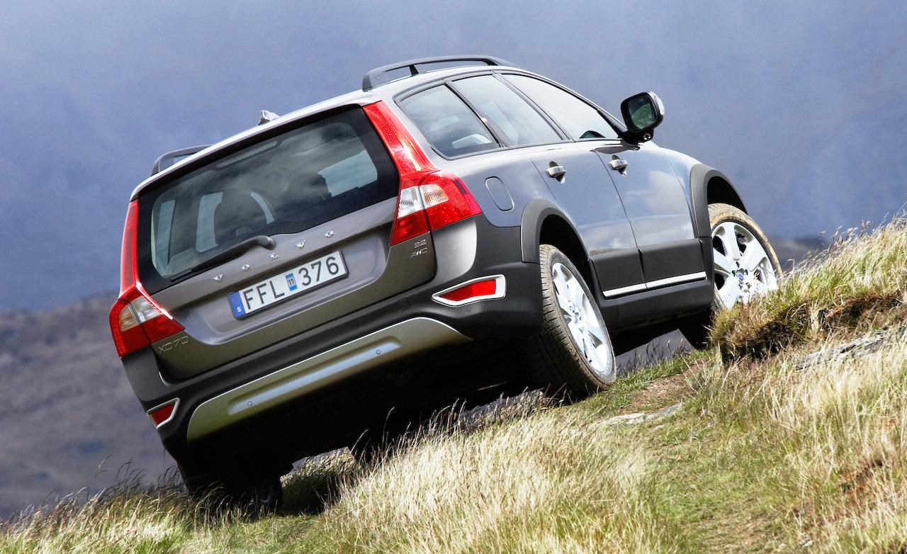 Volvo XC70 32 AWD â€” a model manufactured by Volvo.