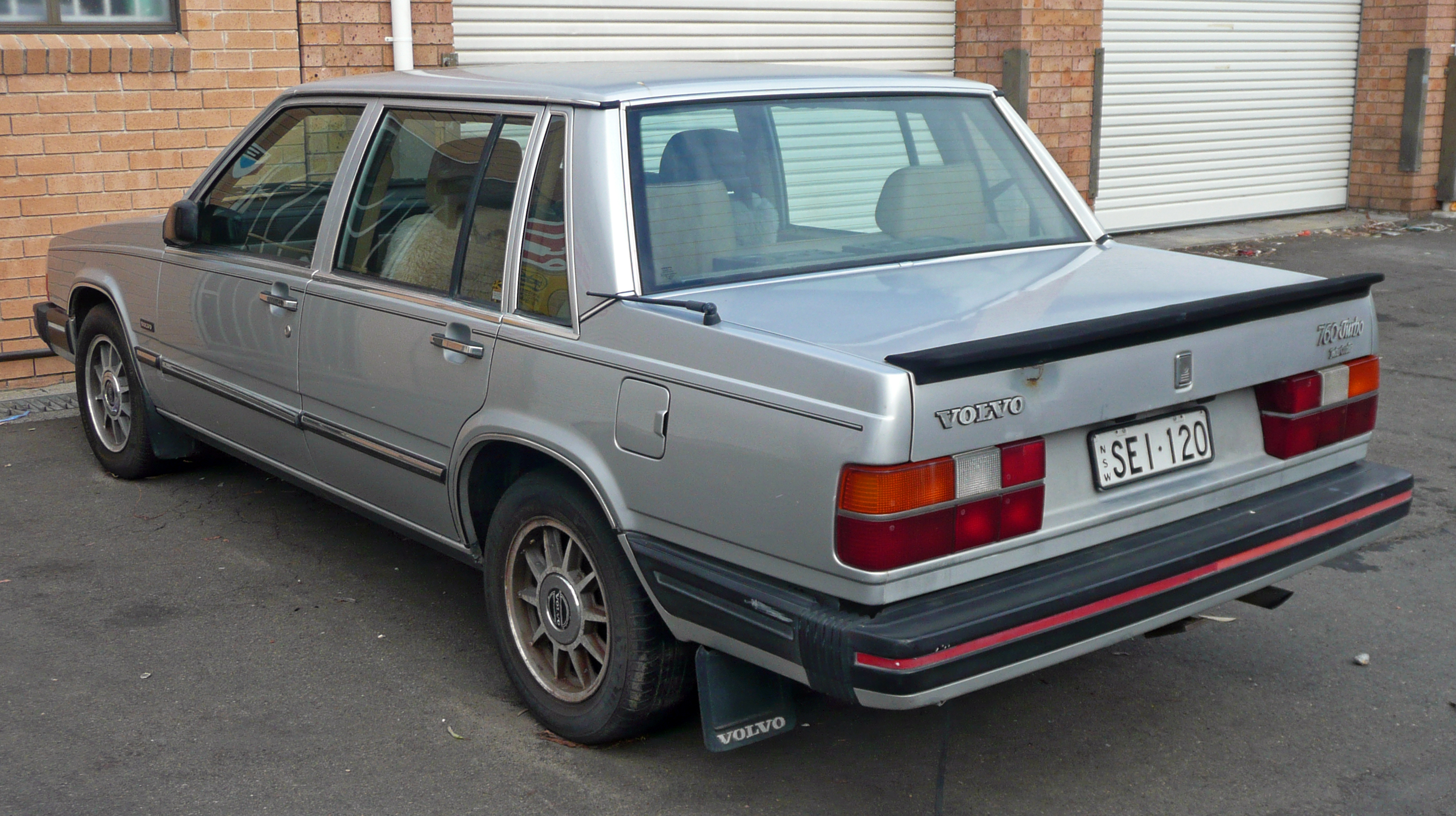 File:1984-1985 Volvo 760 Turbo sedan 02.jpg