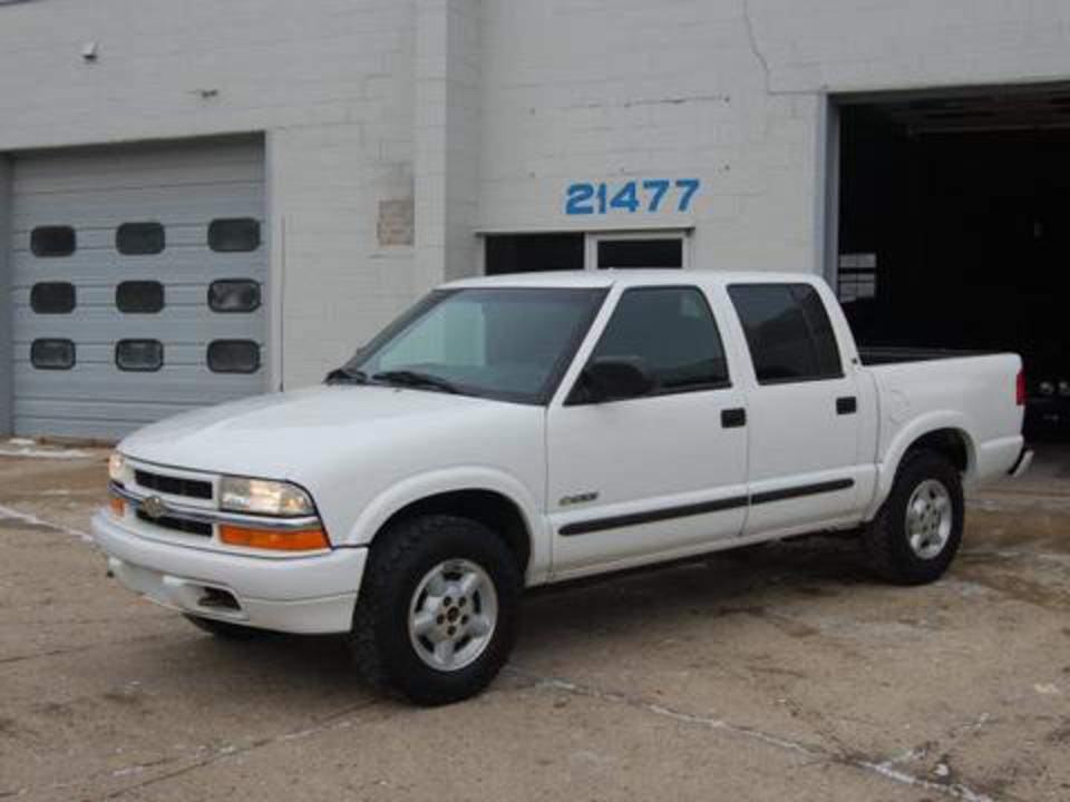 Topworldauto Photos Of Chevrolet S 10 4 Door Photo