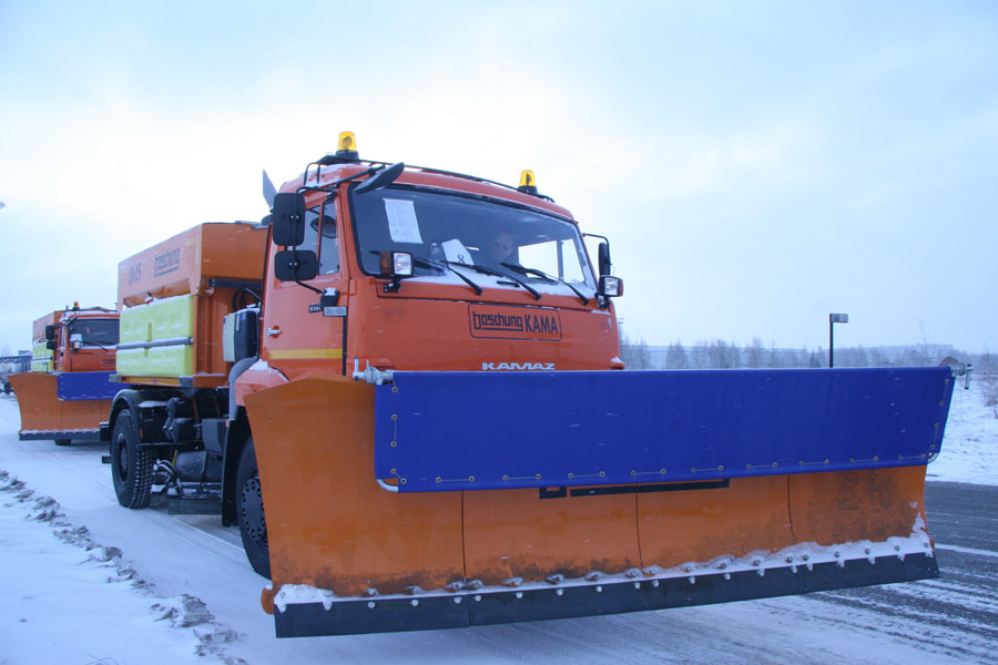KAMAZ Vehicles against Snow. To combat the recent unprecedented snowfall in