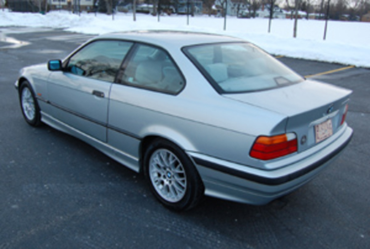 1998 BMW 323iS
