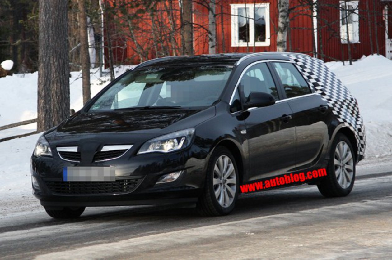 Spy Shots: Opel Astra ST spotted braving the elements