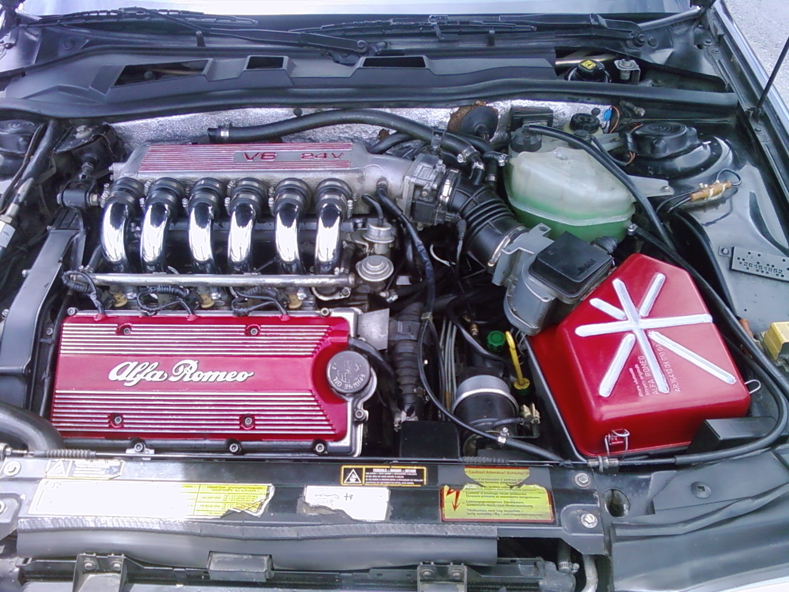 1994 Alfa Romeo 164 picture, engine