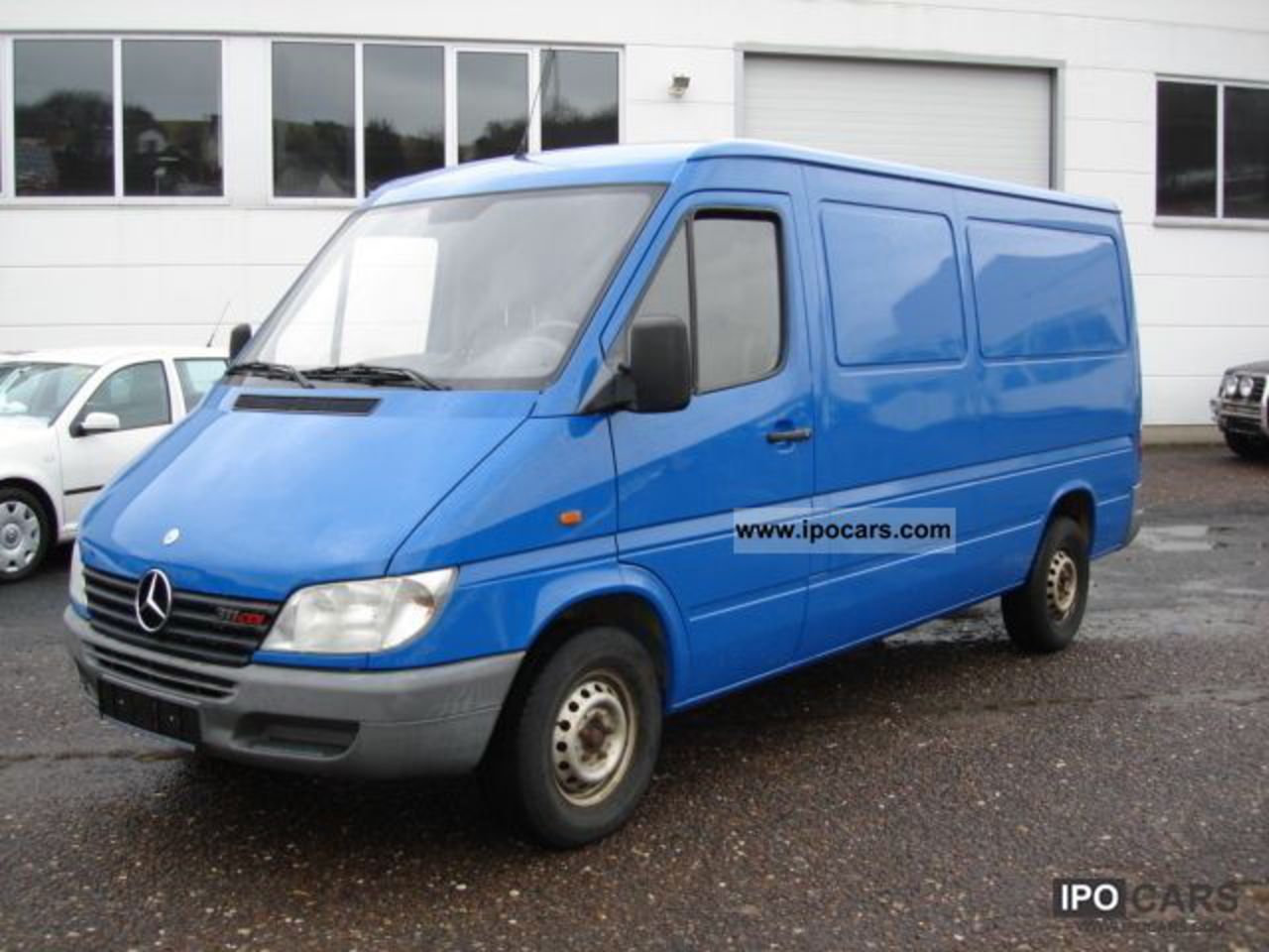 Mercedes Benz Sprinter 2000 фургон