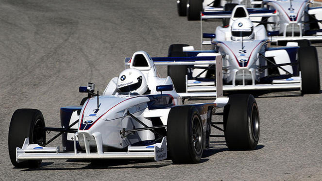 BMW Formula 3 - huge collection of cars, auto news and reviews, car vitals,