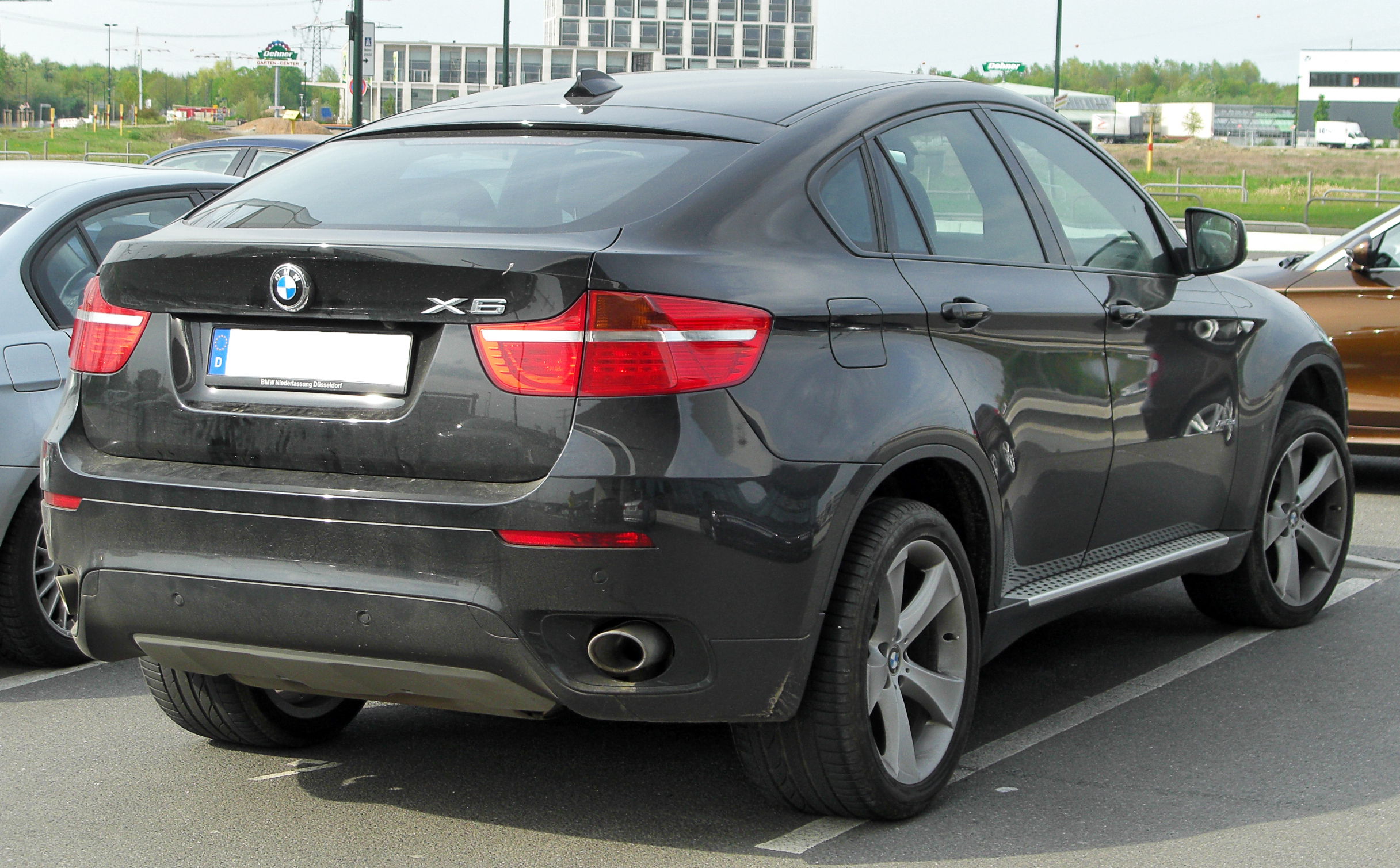 File:BMW X6 xDrive35d rear 20100425.jpg