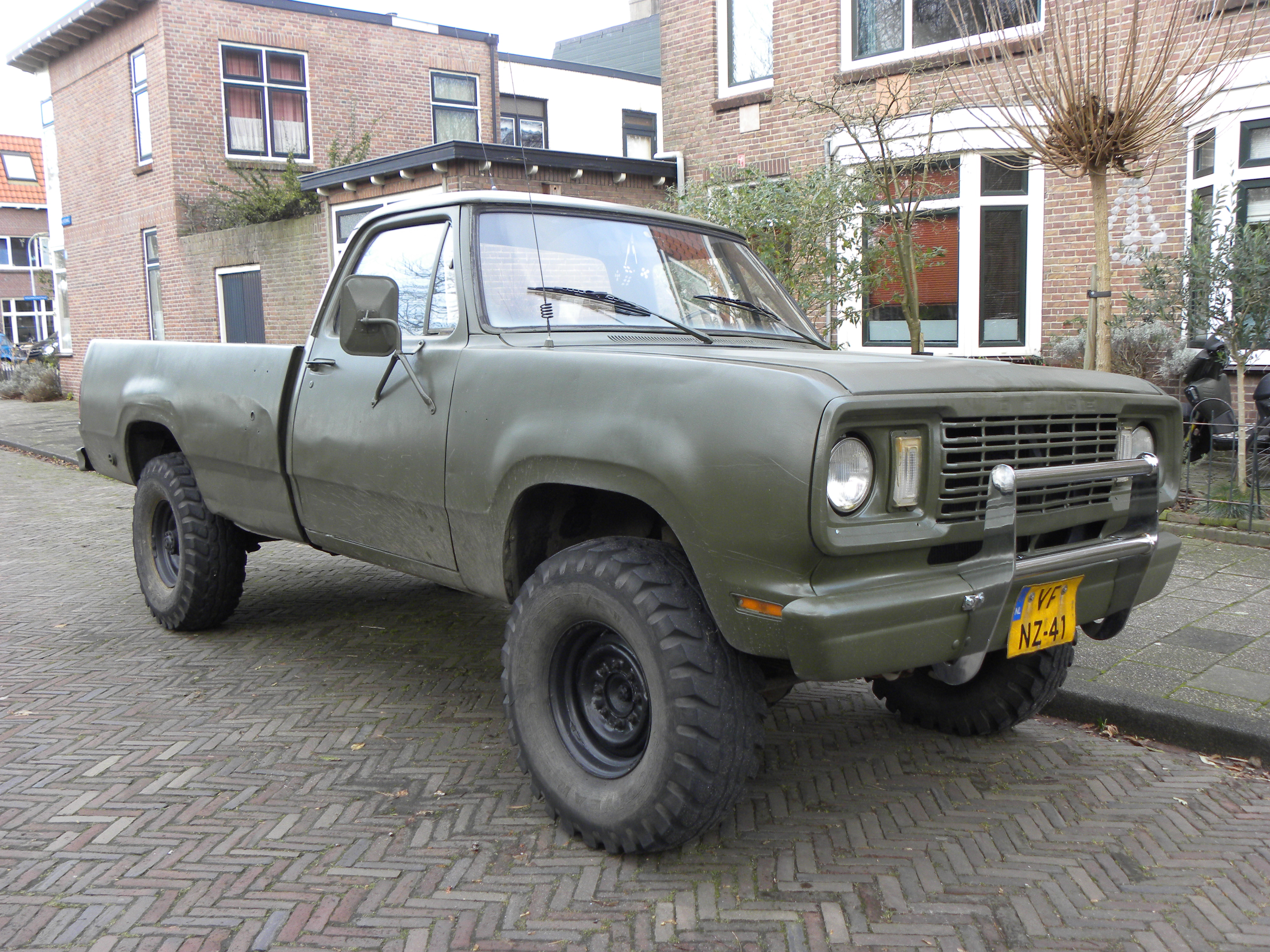 File:Dodge W 200 - Flickr - Joost J. Bakker IJmuiden.jpg