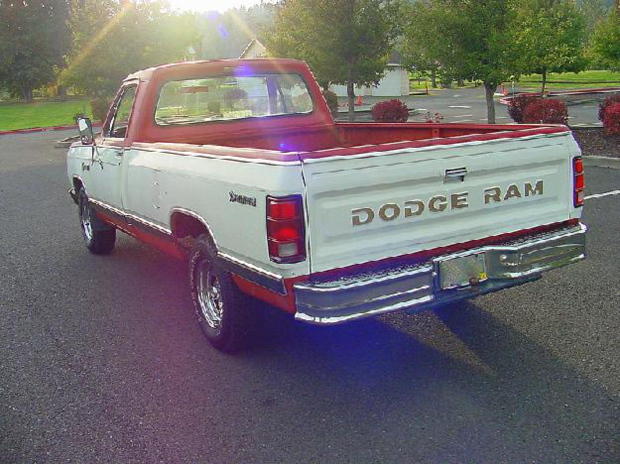 Dodge D-100 Ram