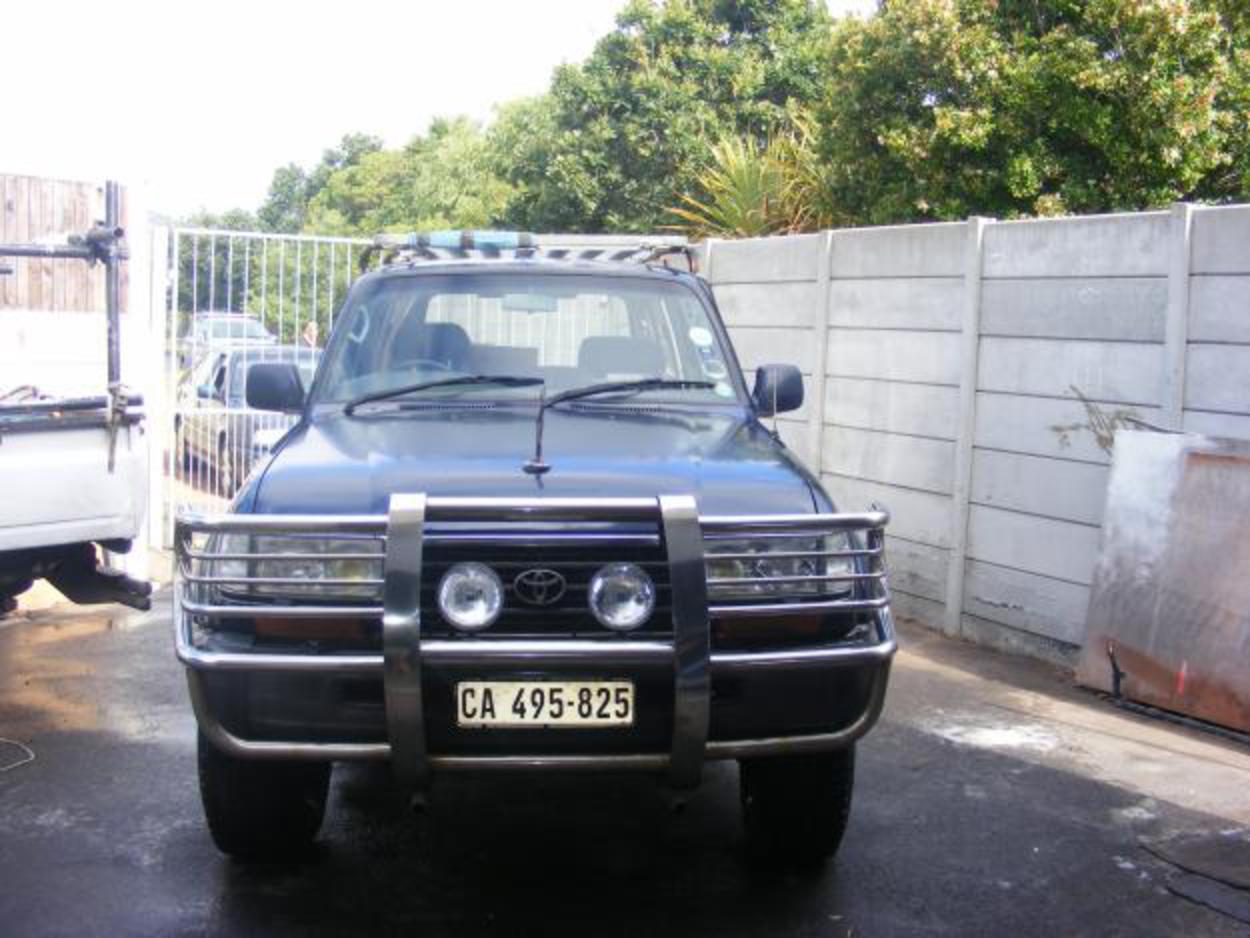 Pictures of Toyota Land Cruiser VX Limited edition!