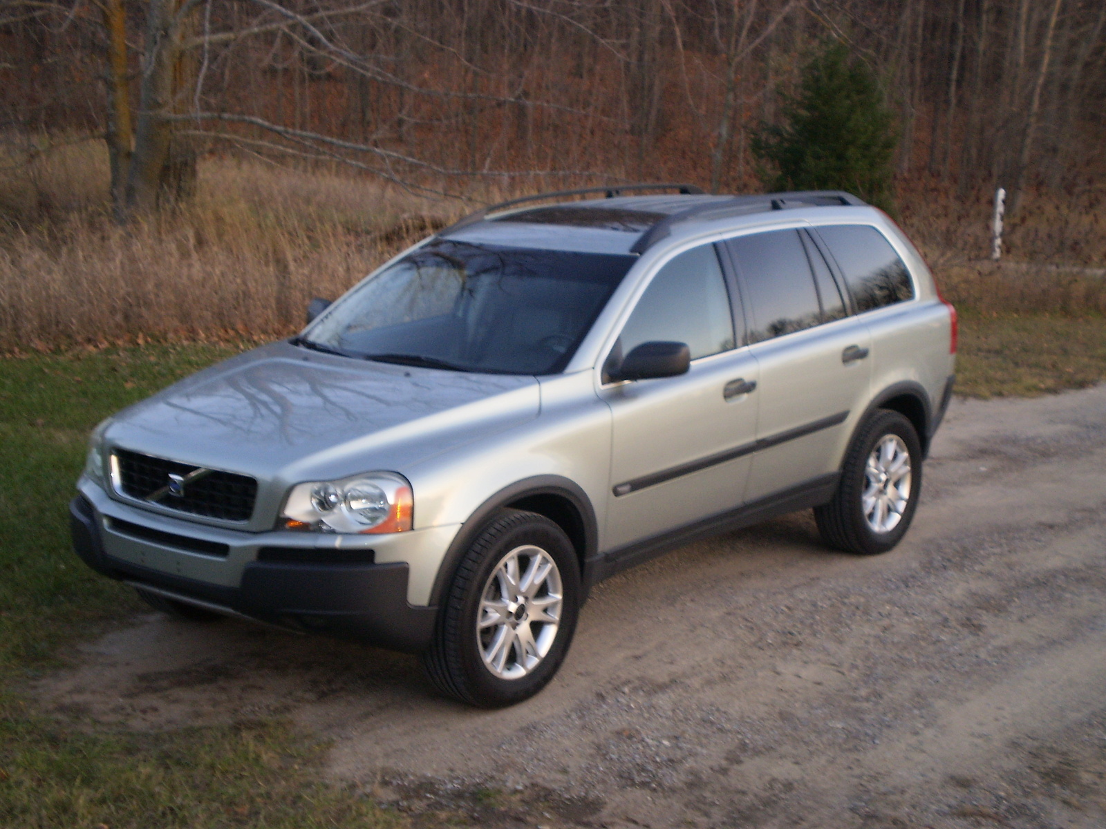 2004 Volvo XC90 T6 AWD picture · 0 pictures; No Videos; 4 reviews