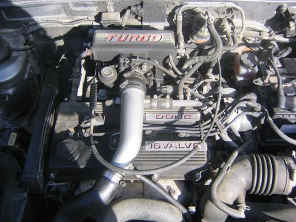 Voiture tres rare :Mazda 323 Turbo 16s