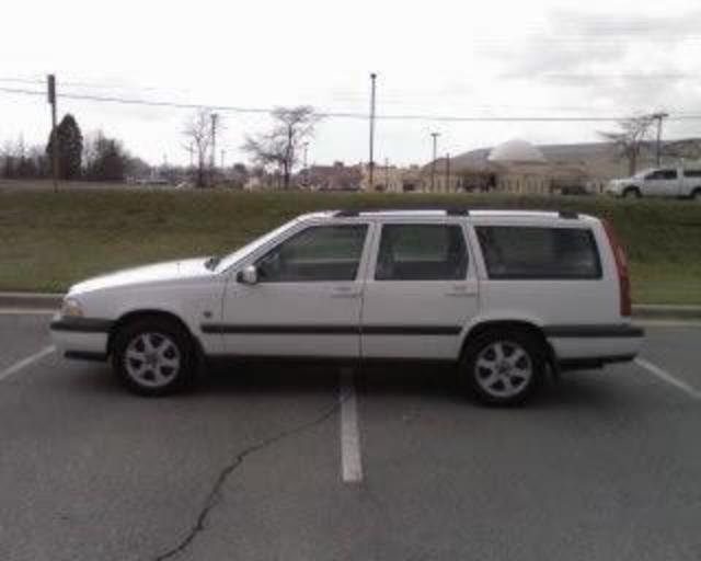 Pictures of 1999 Volvo V70 XC AWD Cross Country (With Carfax Report)