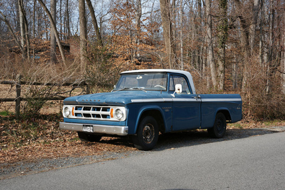1968 Dodge D-100 Adventurer pickup with no Neon behind it to spoil the look.