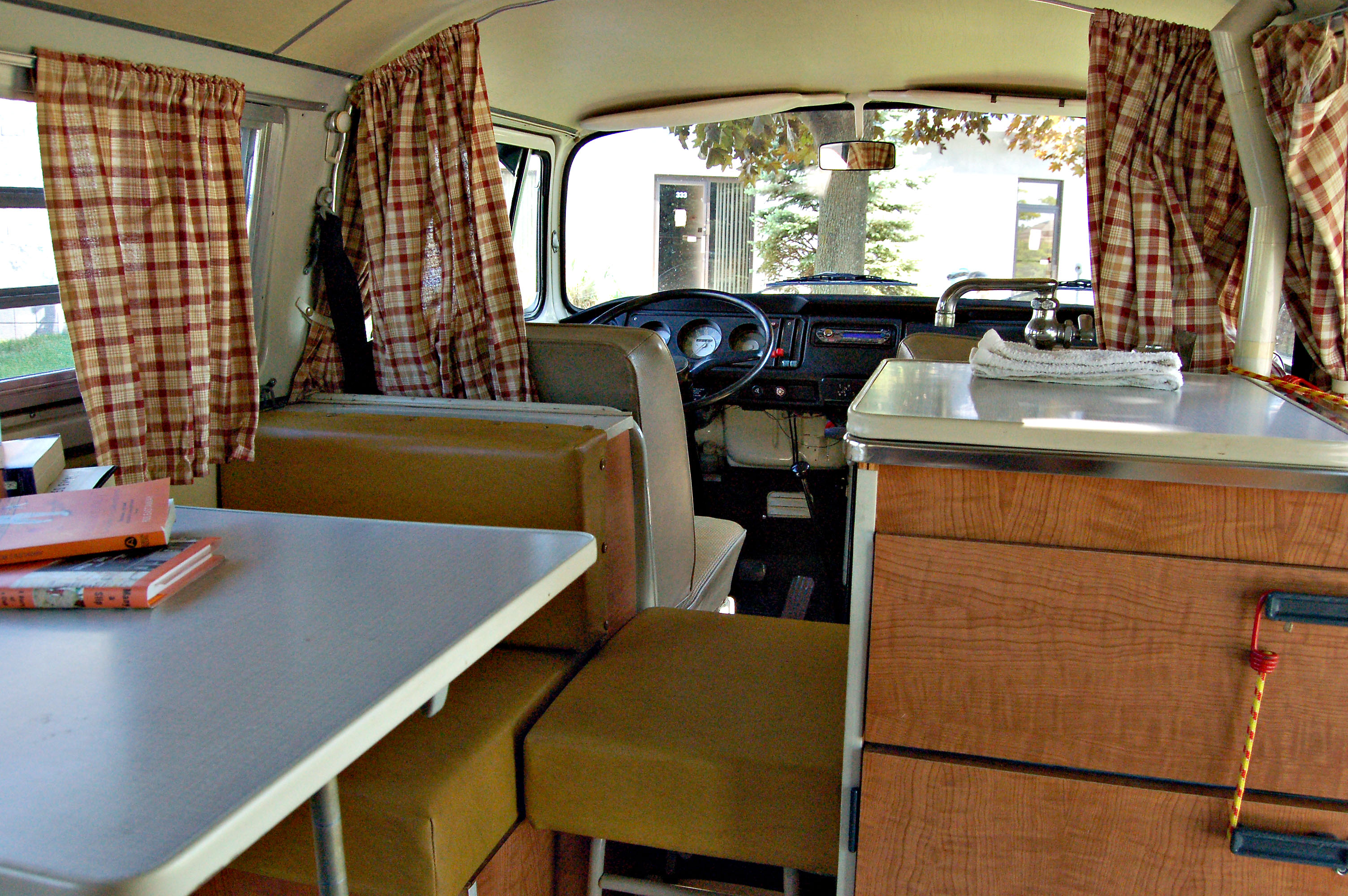File:1970 VW Camper.jpg