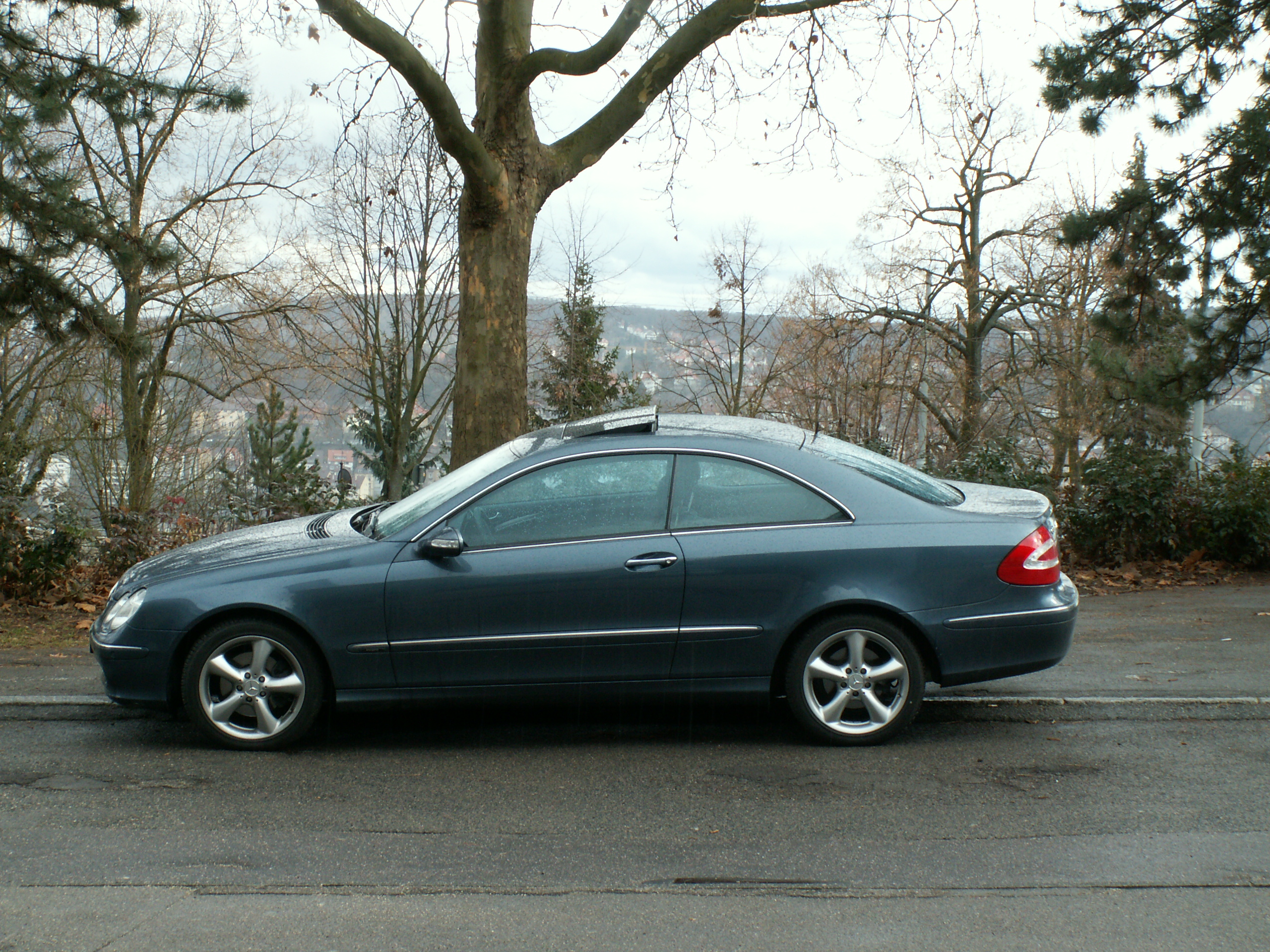 File:Mercedes CLK 500 C209 front.jpg - Wikimedia Commons