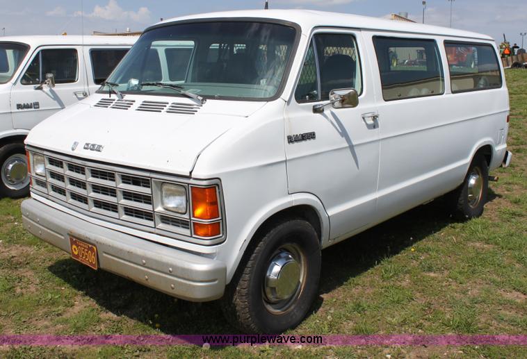 JPG - 1991 Dodge Ram B350 van , 64,624 miles on odometer , 5