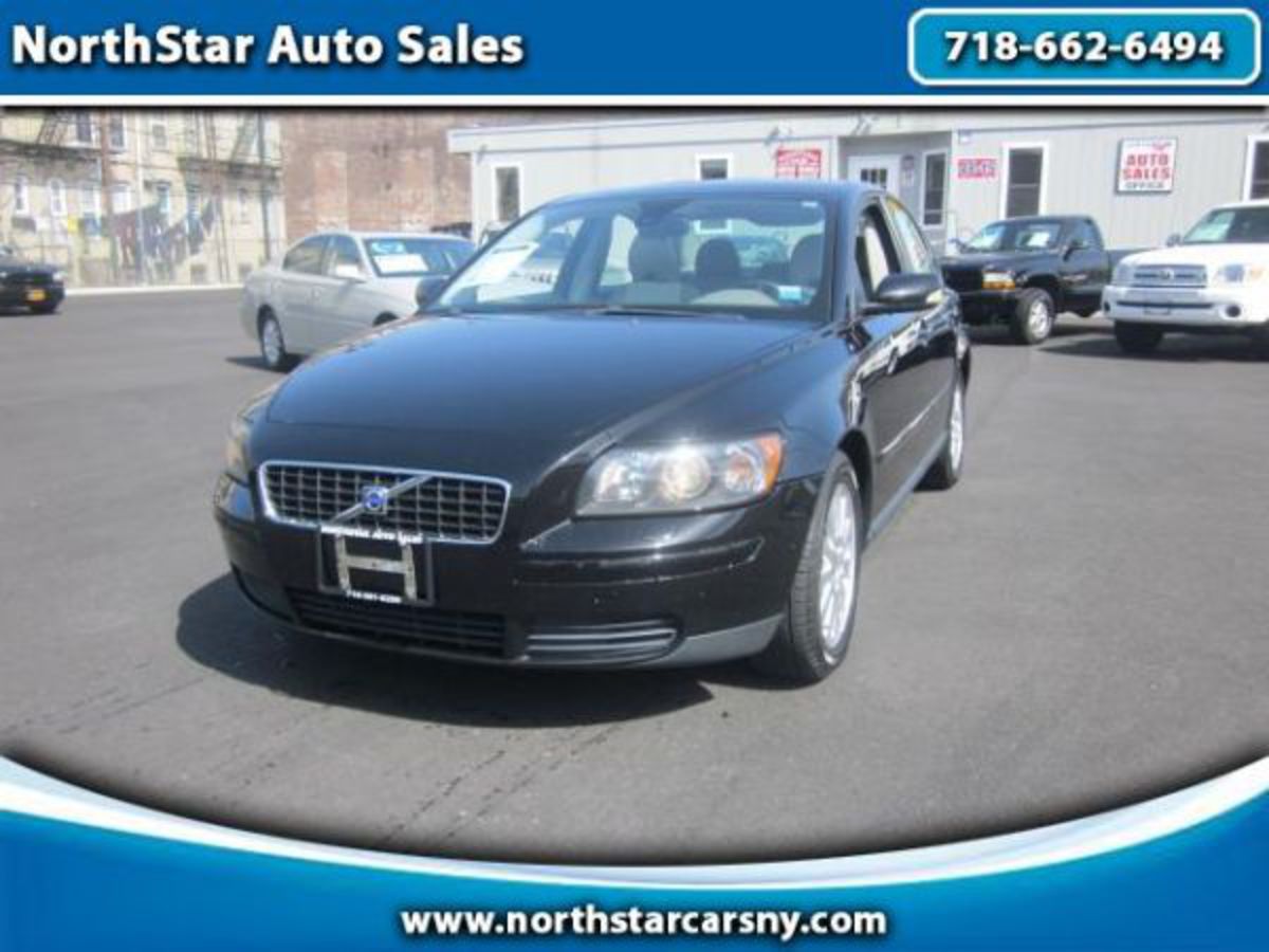 someone wants to sell VOLVO S40 24 L5 at $12,795 in New York City,